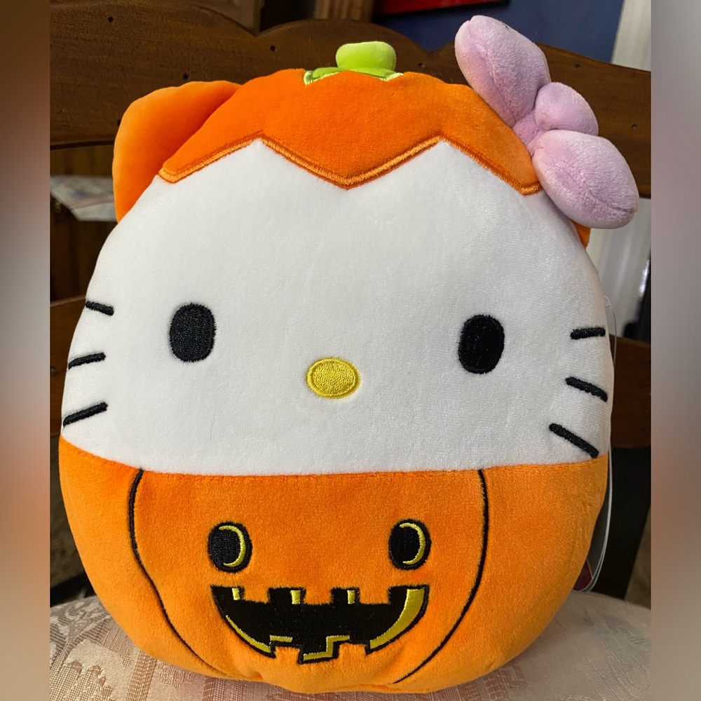 Squishmallow Hello Kitty 8" Plush NWT Halloween Fall Stuffed Animal‎